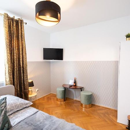 Clicktheflat Stawki Apart Rooms Warschau Exterior foto